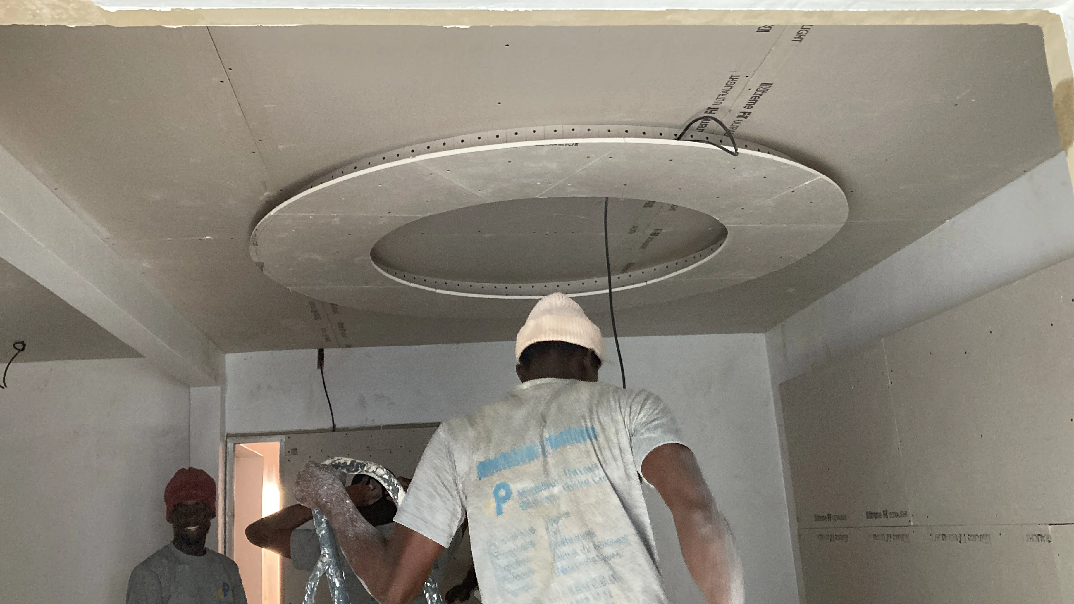 Installation électrique et plomberie – Salon de beauté, Liberté 6