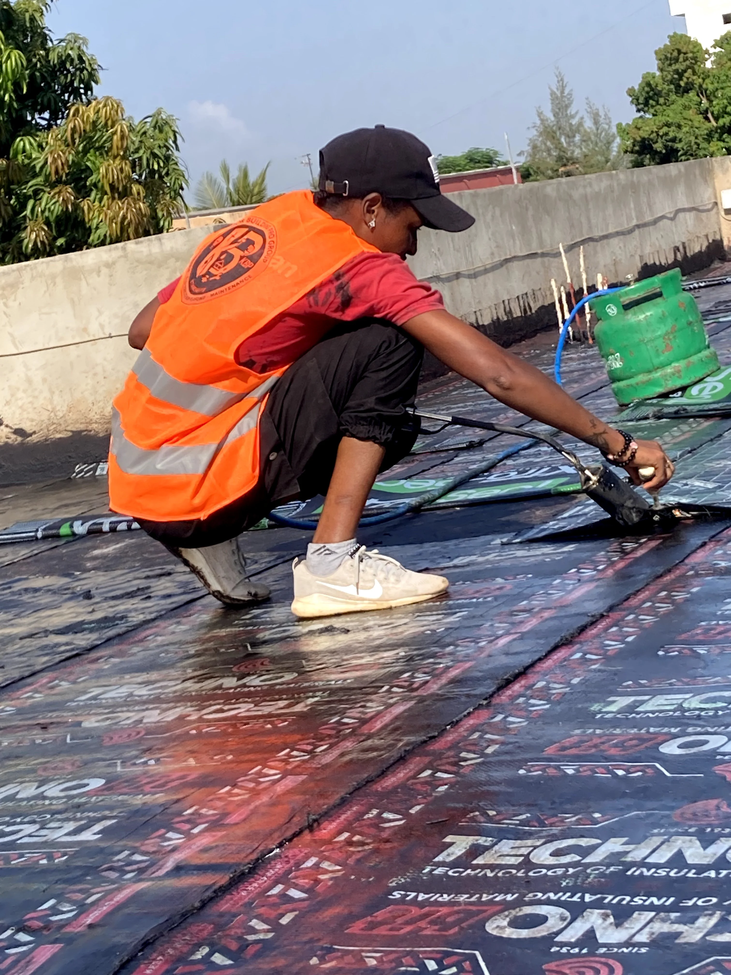 Travaux d’étanchéité de la toiture-terrasse 230m²– Chantier Mbour, RDC, Cité Gandigal