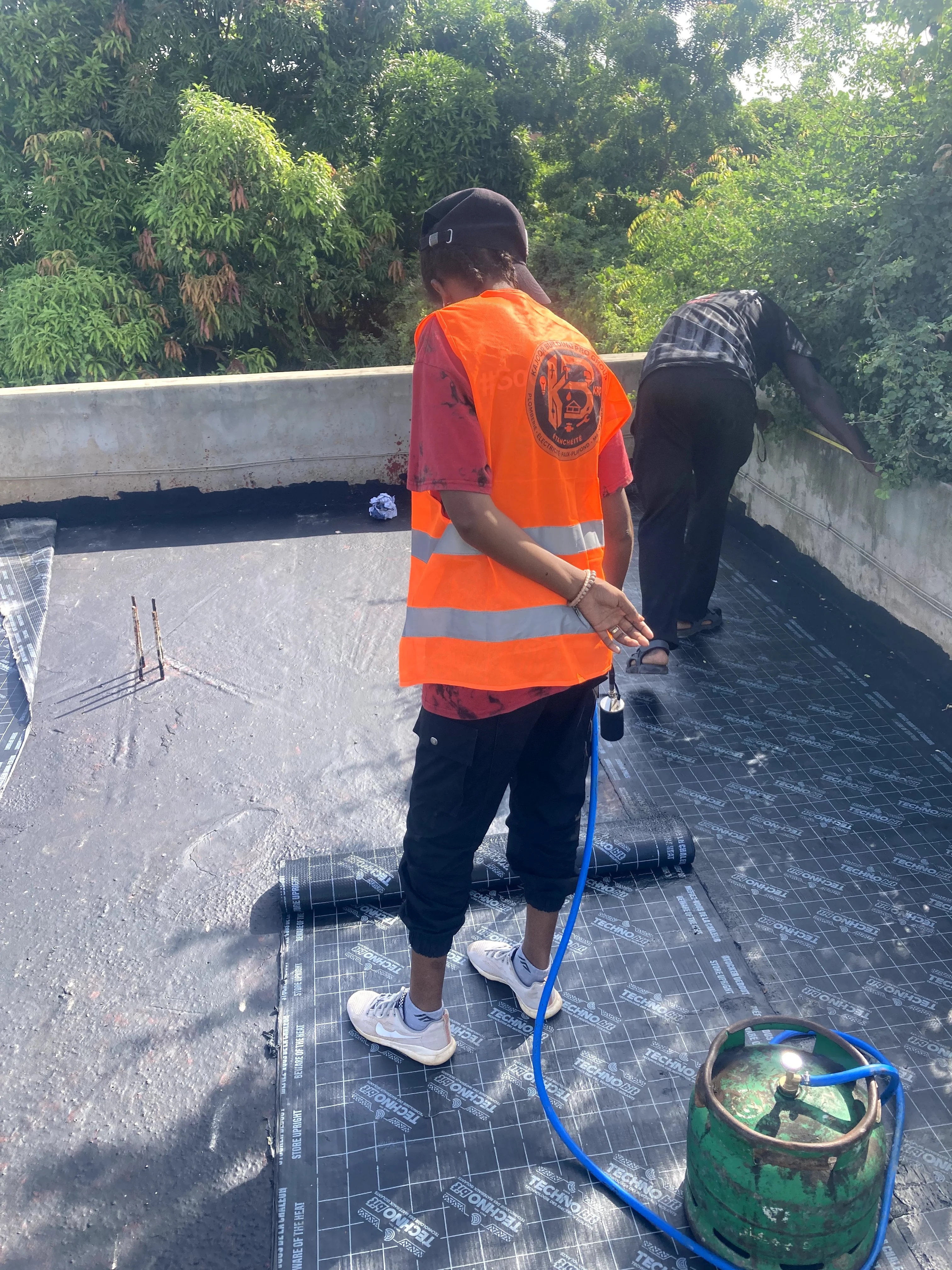 Travaux d’étanchéité de la toiture-terrasse 230m²– Chantier Mbour, RDC, Cité Gandigal