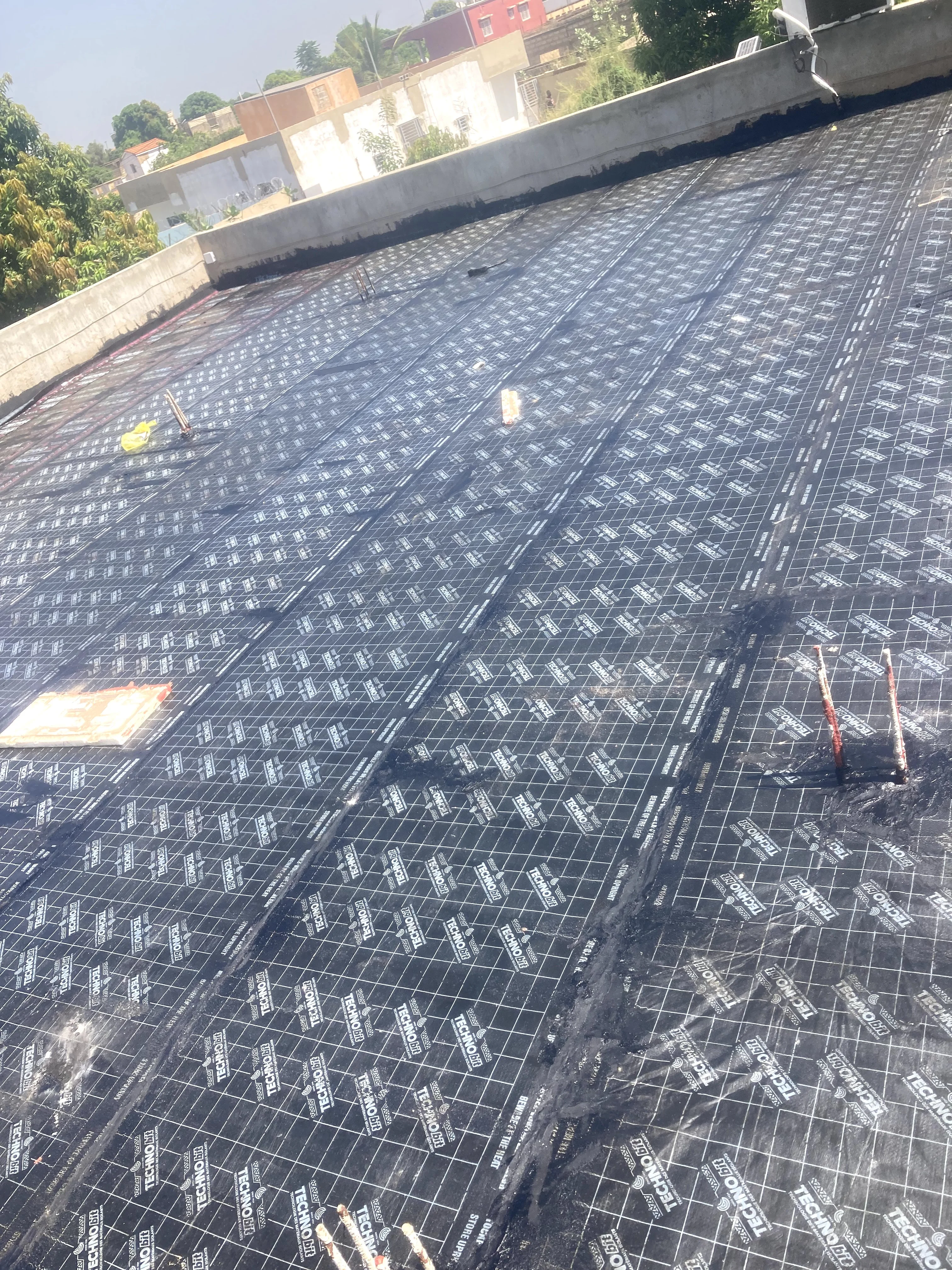 Travaux d’étanchéité de la toiture-terrasse 230m²– Chantier Mbour, RDC, Cité Gandigal